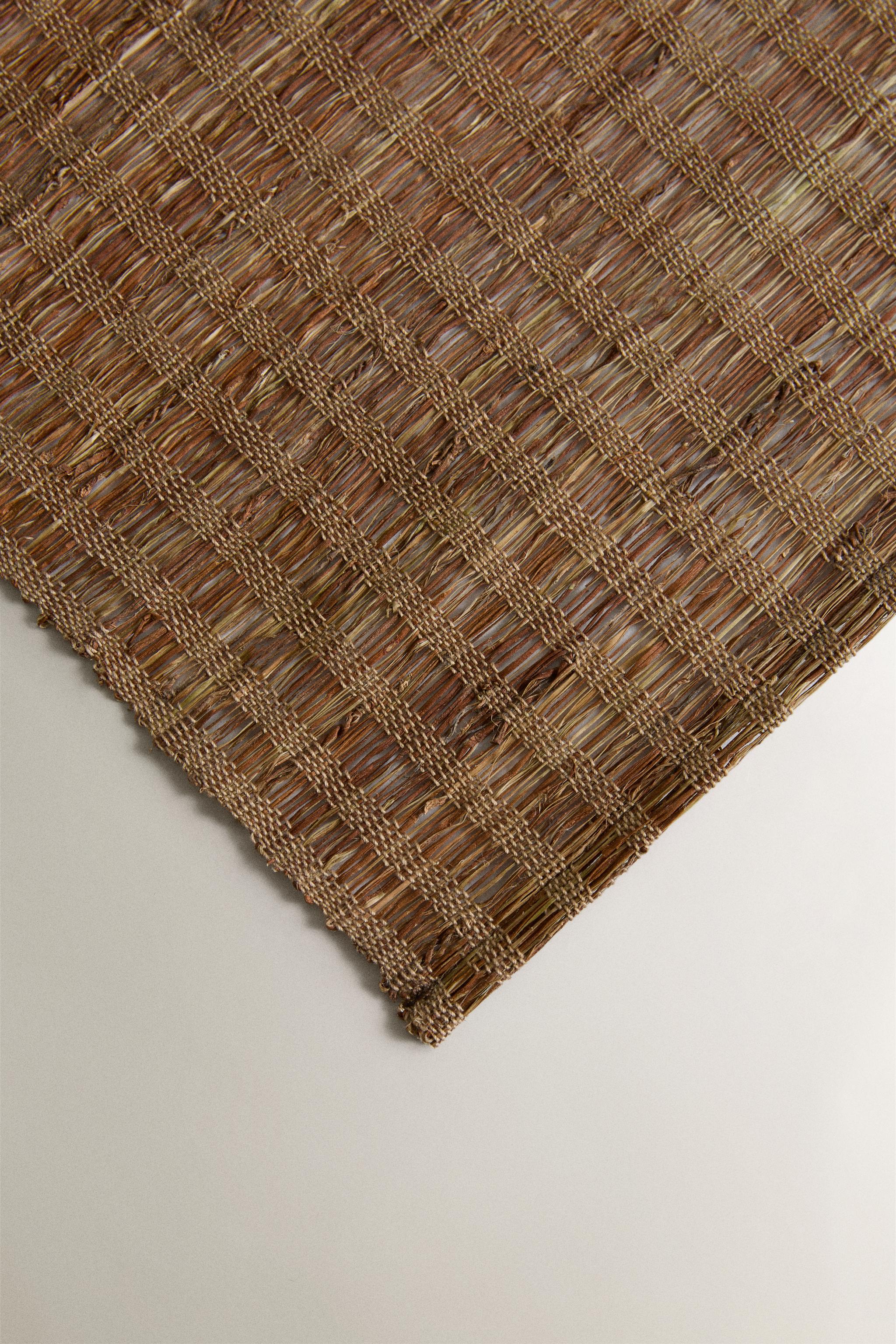 RAMIE TABLE RUNNER